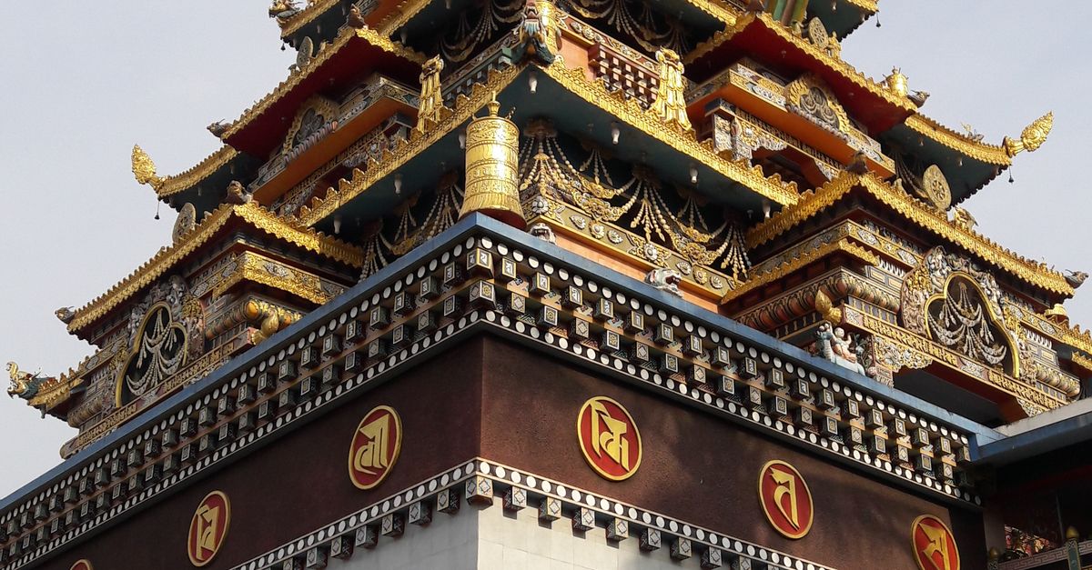 Old, Traditional Buddhist Temple Building · Free Stock Photo