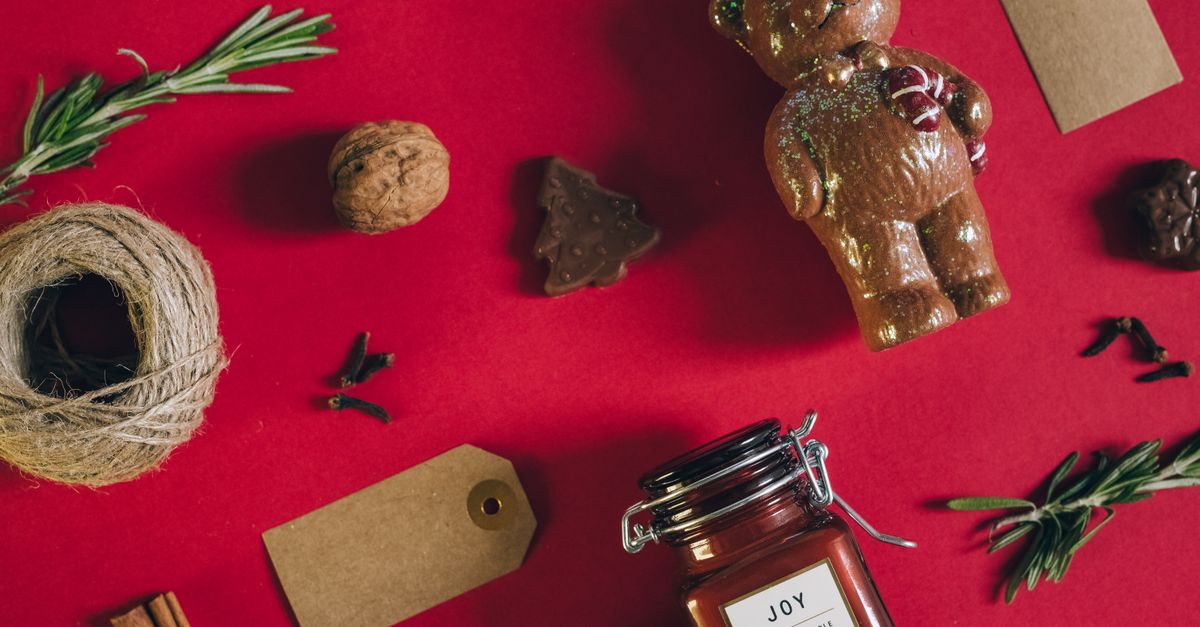 How Do I Find Seasonal Products to Sell on Etsy?
