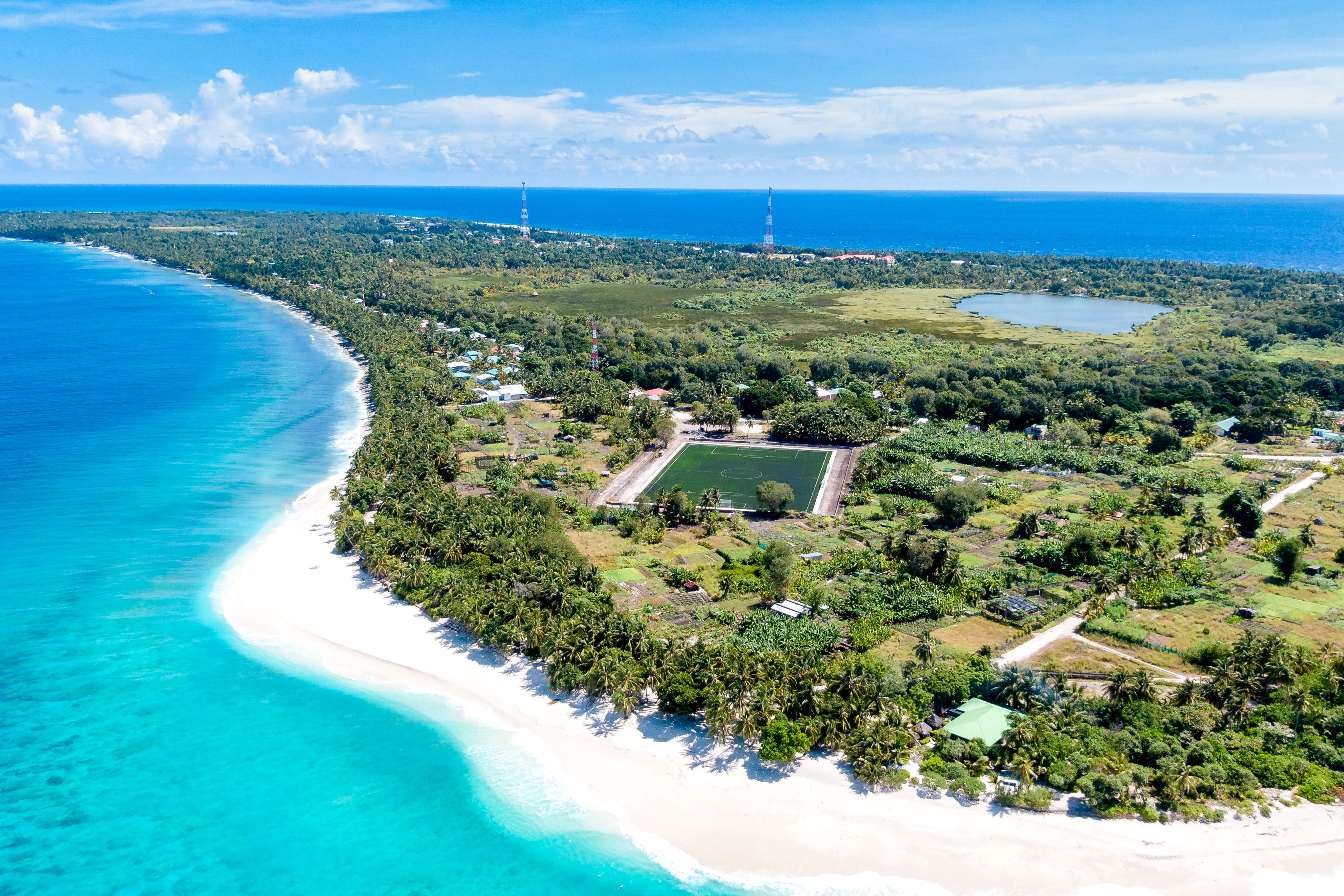 Menikmati Pesona Alam Tersembunyi di Pantai Pasir Putih Taliabu