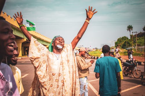 Fotobanka s bezplatnými fotkami na tému africkí muži, exteriéry, nigéria