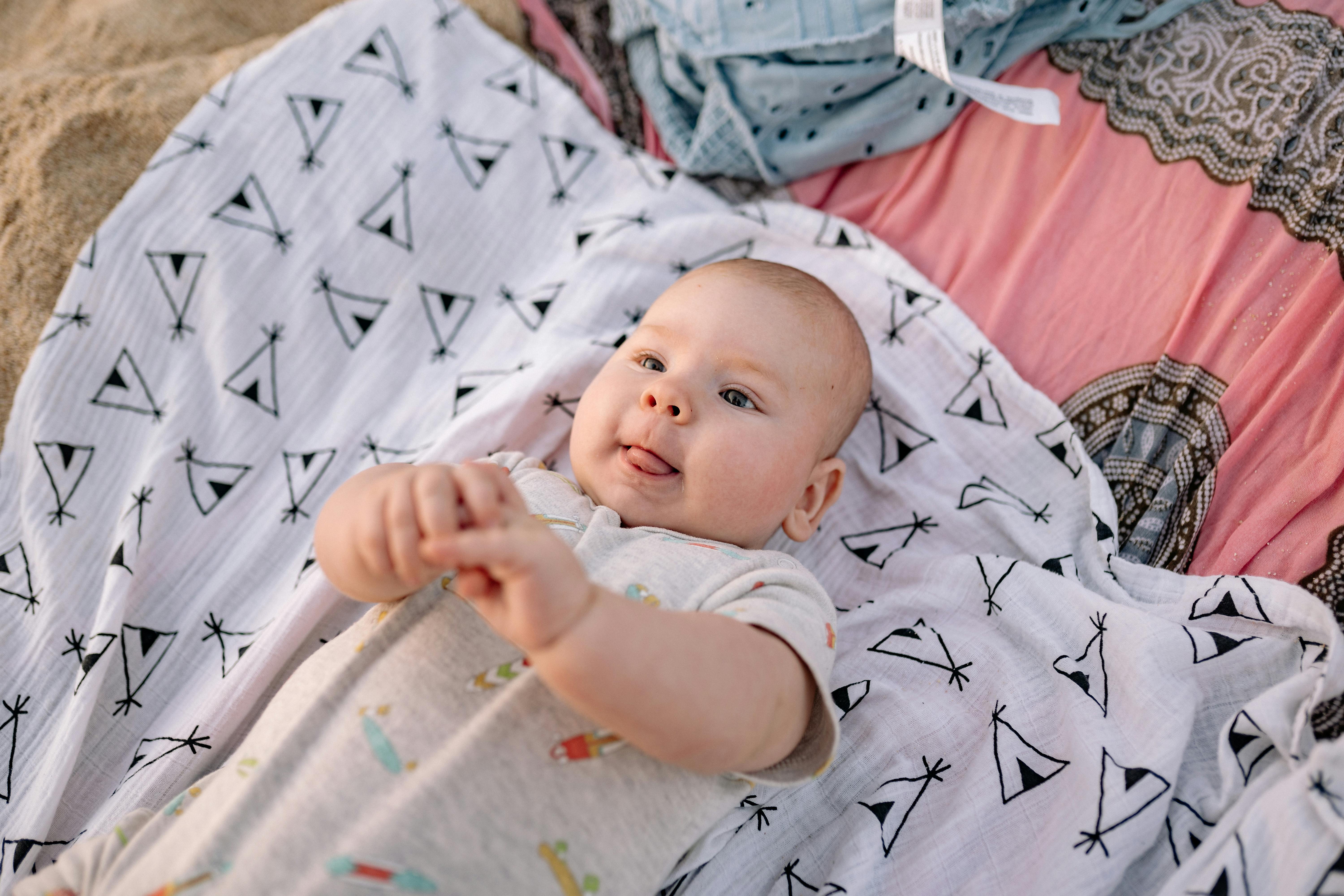 15,726+ Best Free Baby giraffe Stock Photos & Images · 100% Royalty-Free HD Downloads