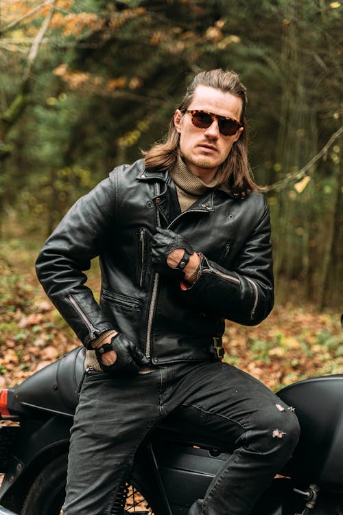 Základová fotografie zdarma na téma biker, černá, černá kožená bunda