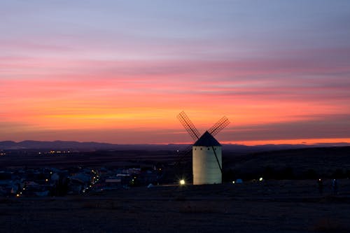Free A Scenic View of a Twilight Sky and a Windmill Stock Photo