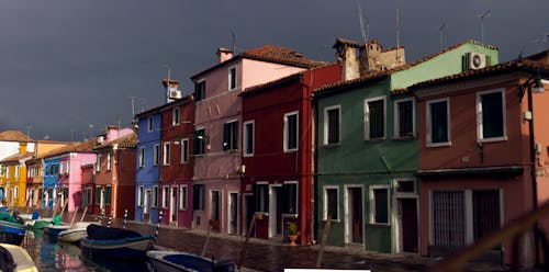 Foto profissional grátis de arquitetura, burano, casas