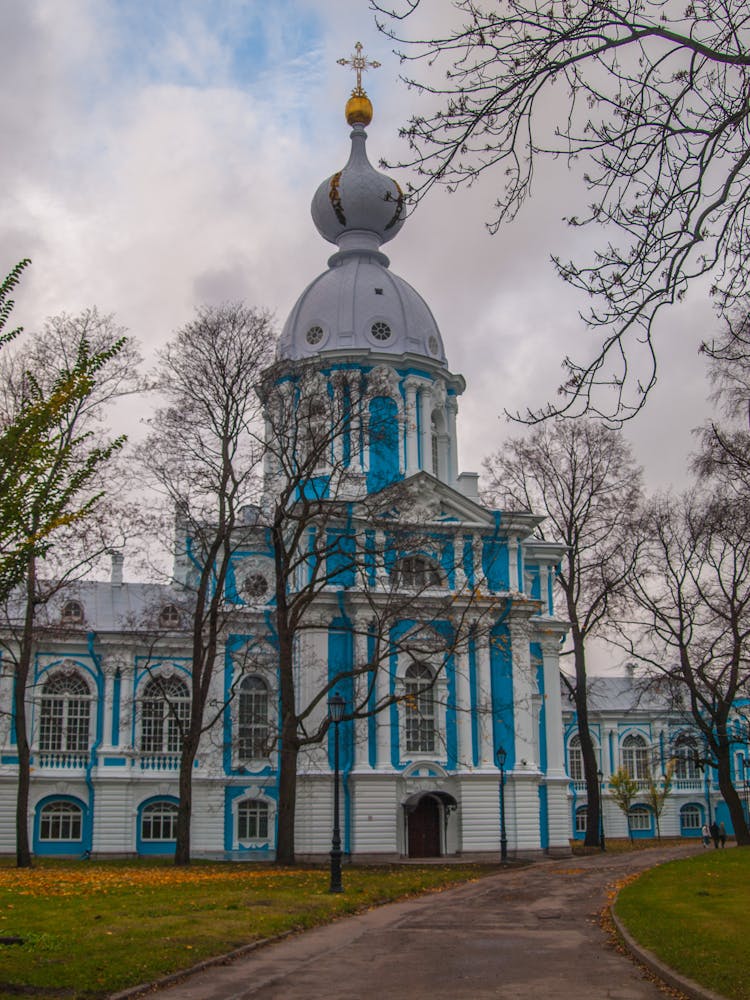 The Smolny Convent In Saint Petersburg 