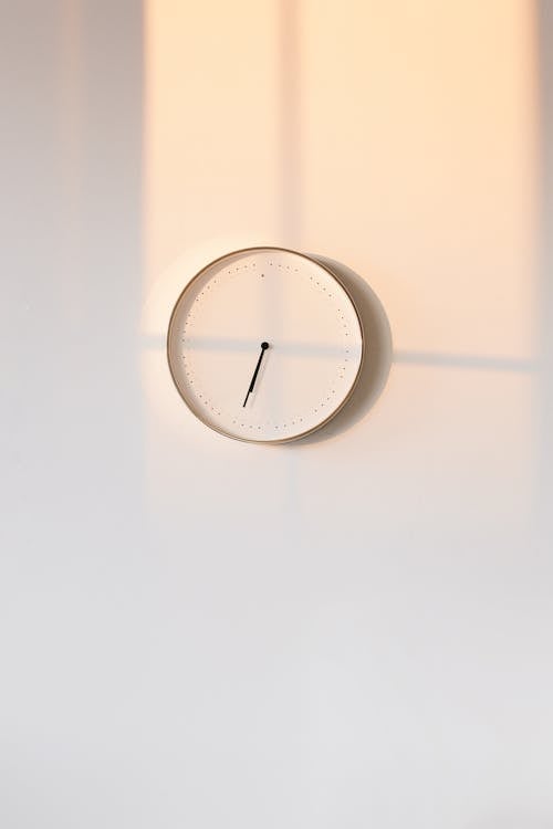 Free Round White Analog Wall Clock at 10 10 Stock Photo