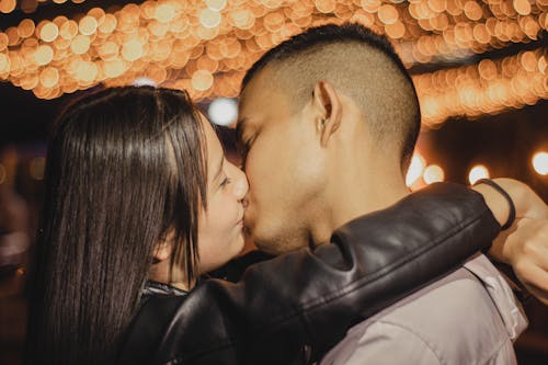 Photos gratuites de affection, couple, embrasser