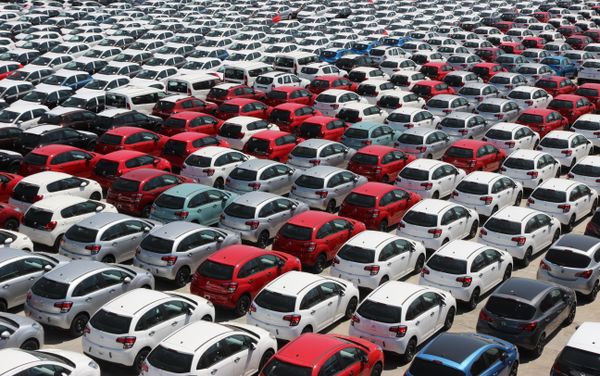 Parking avec voitures à louer