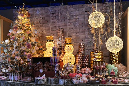 Foto d'estoc gratuïta de Adorns de Nadal, arbre de Nadal, decoracions nadalenques