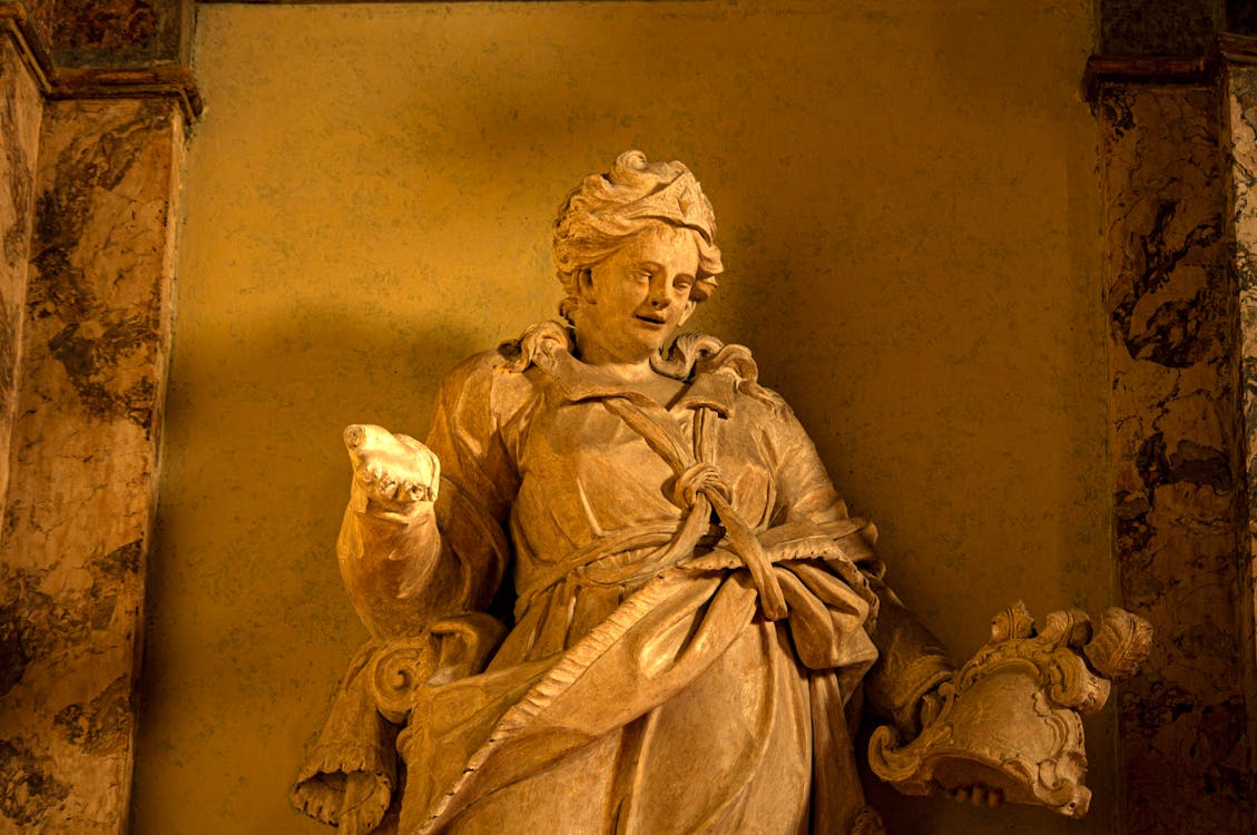 Sculpture with Open Hand · Free Stock Photo