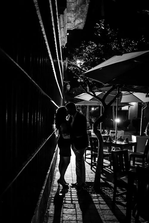 Free Monochrome Photo of Romantic Couple  Stock Photo