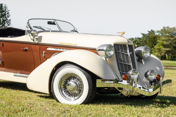 Beautiful vintage Rolls Royce convertible