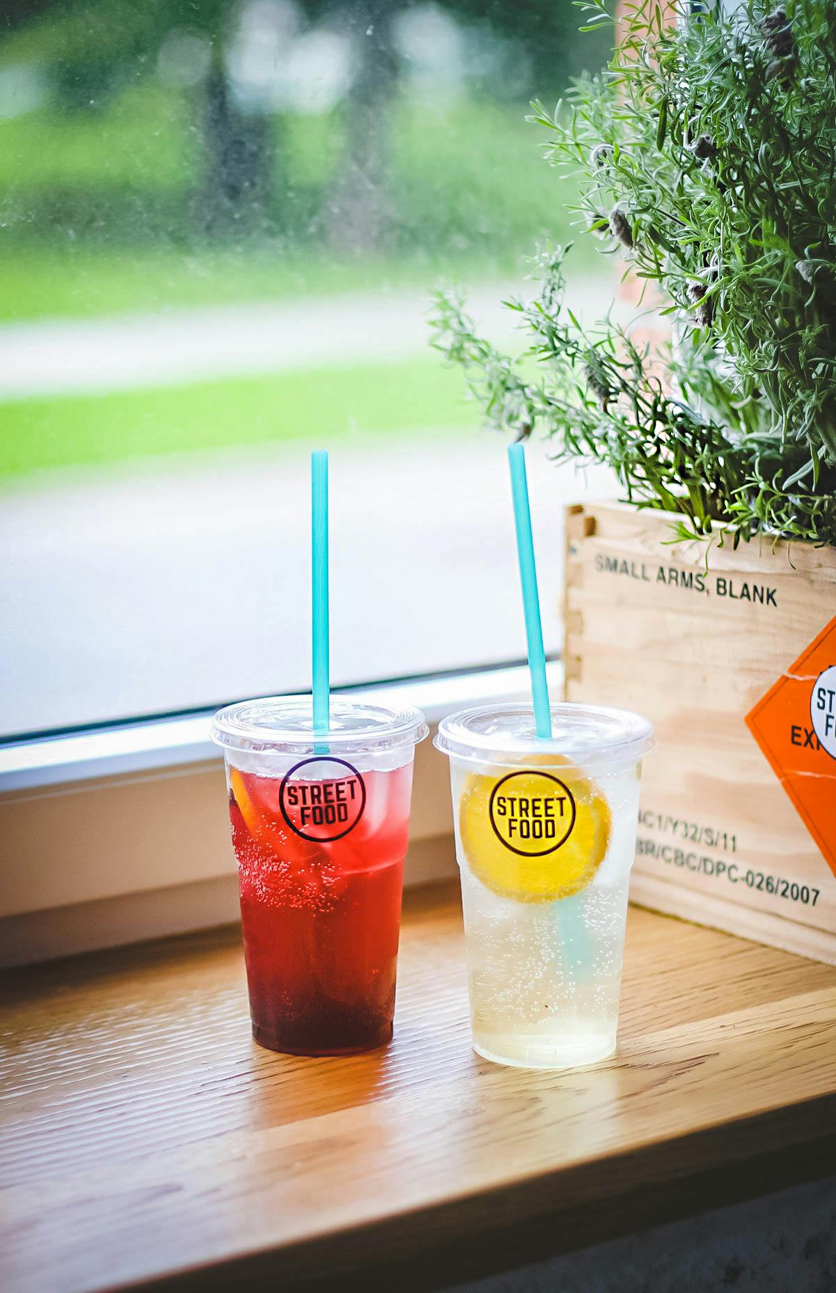 Are drinks free in Vegas if you gamble?