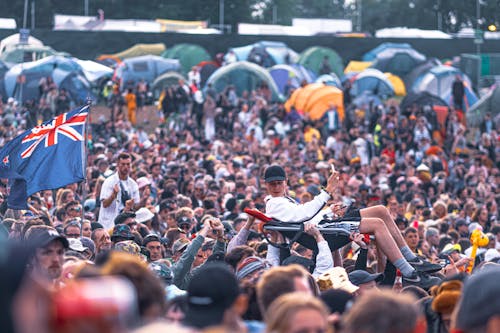 Photos gratuites de amusement, audience, crowdsurfer