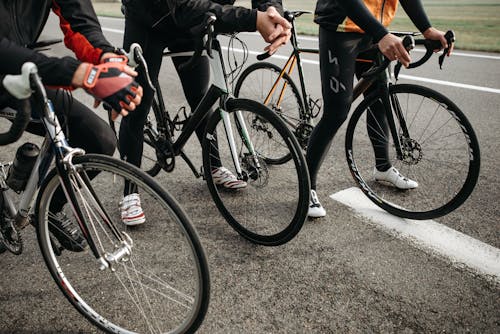 Foto d'estoc gratuïta de bici, blanc i negre, ciclistes