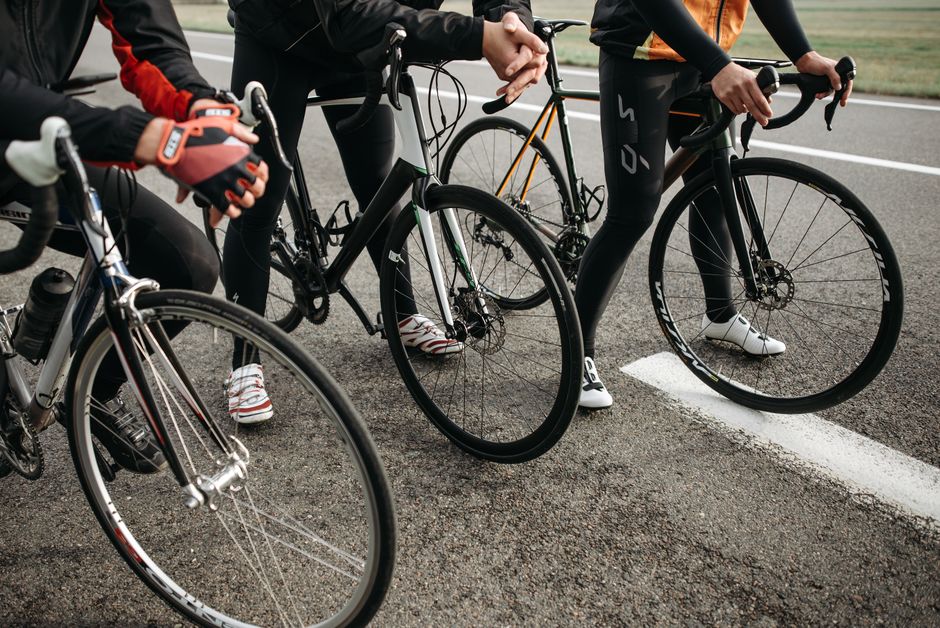 Aventuri pe Două Roți în Drumul Taberei pentru Micii Bicicliști și Familiile lor!