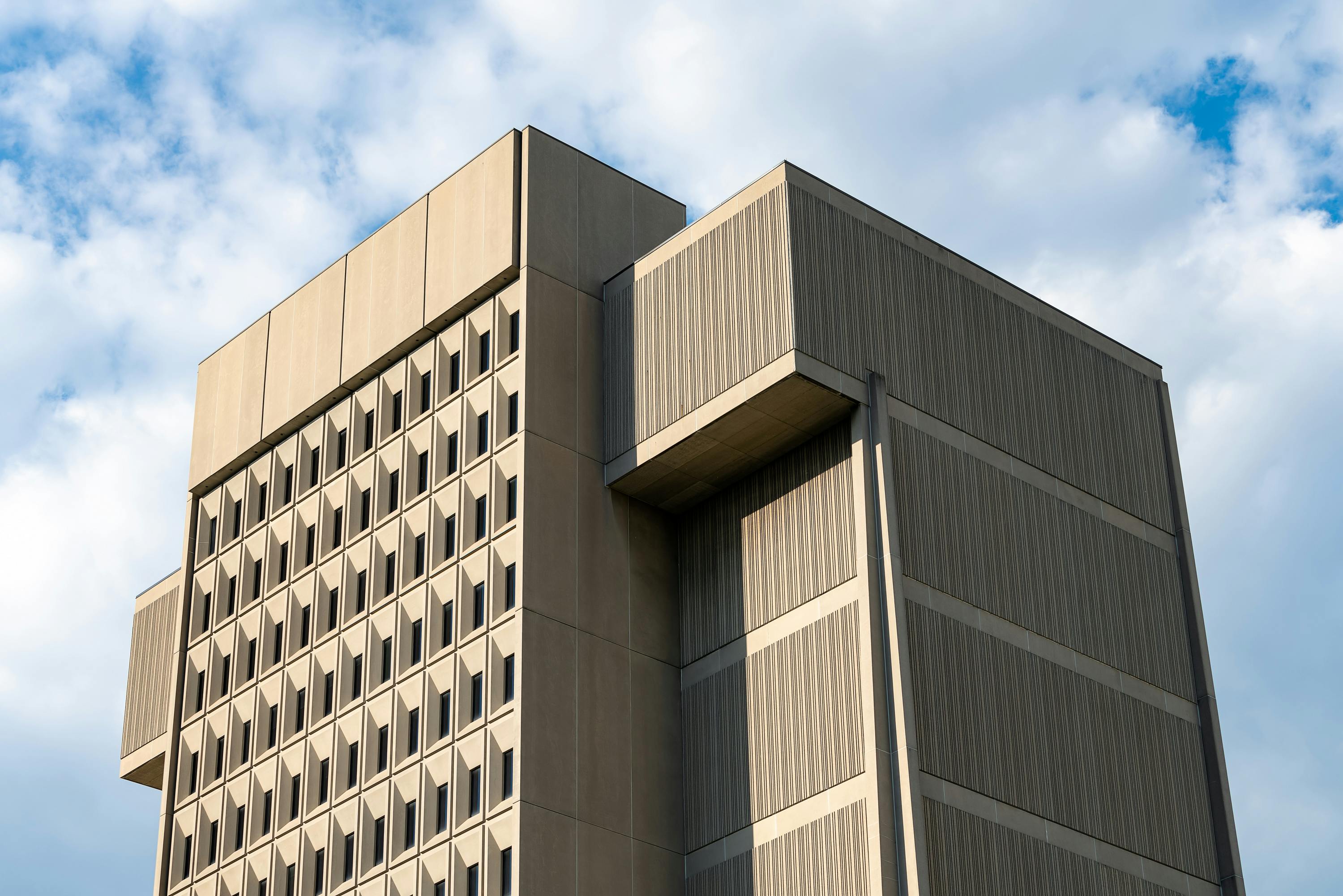 Cleveland Clinic main campus adds Saturday elective surgery hours — Photo by Scott Webb on Pexels