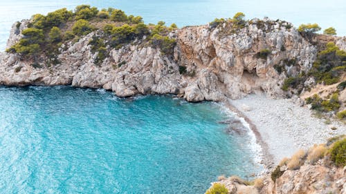 Δωρεάν στοκ φωτογραφιών με βραχώδες βράχο, γαλαζια θαλασσα, γραφικός