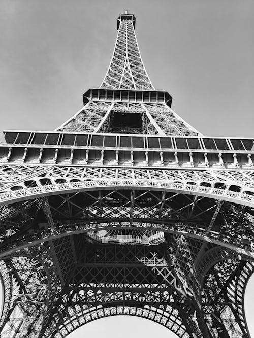 Fotobanka s bezplatnými fotkami na tému bod záujmu, čierny a biely, Eiffelova veža