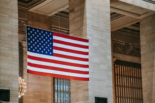 Bendera Amerika Di Gedung Klasik Tua