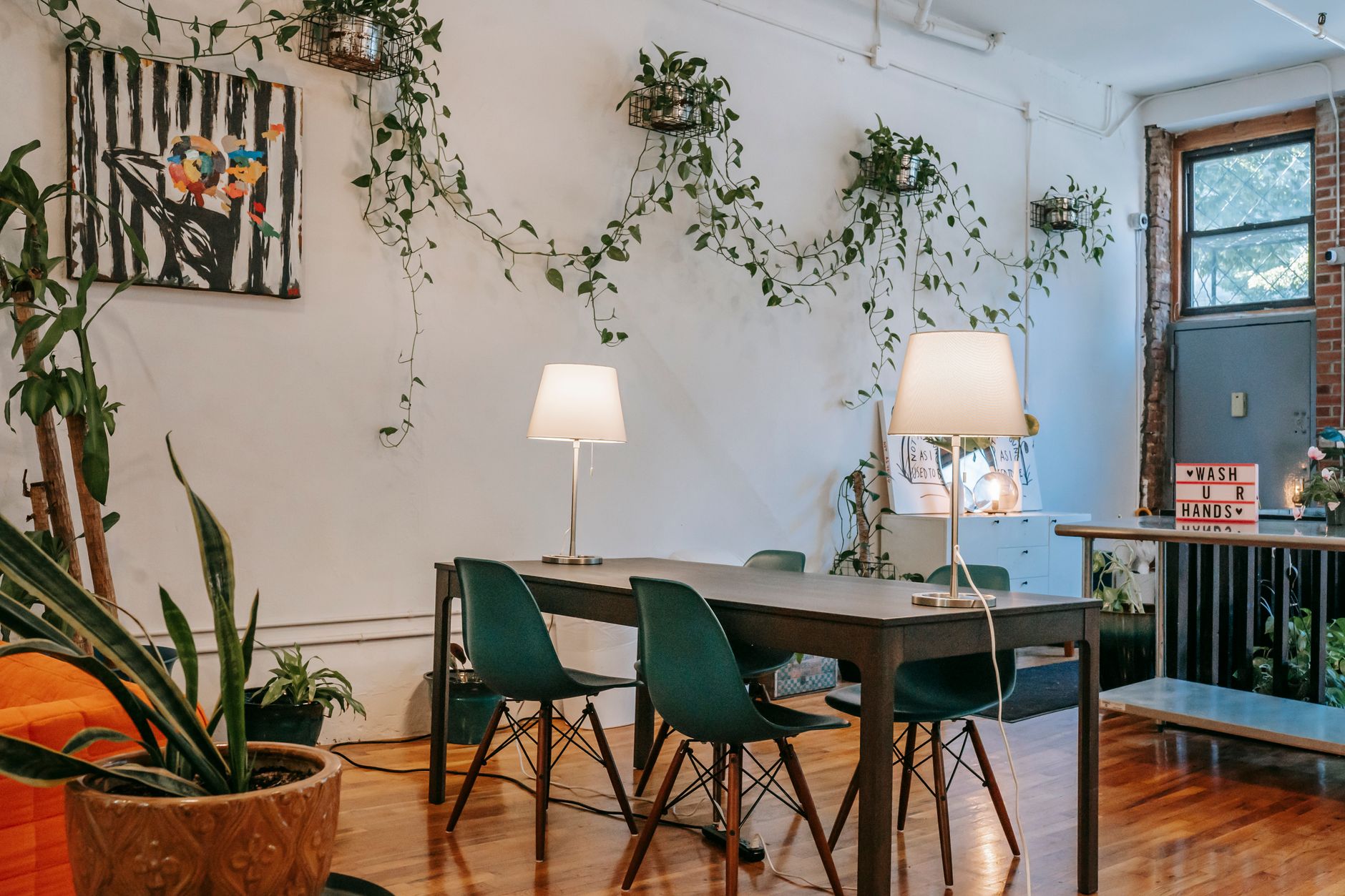 Best Mid-Century Floor Lamps for Small Spaces 2026