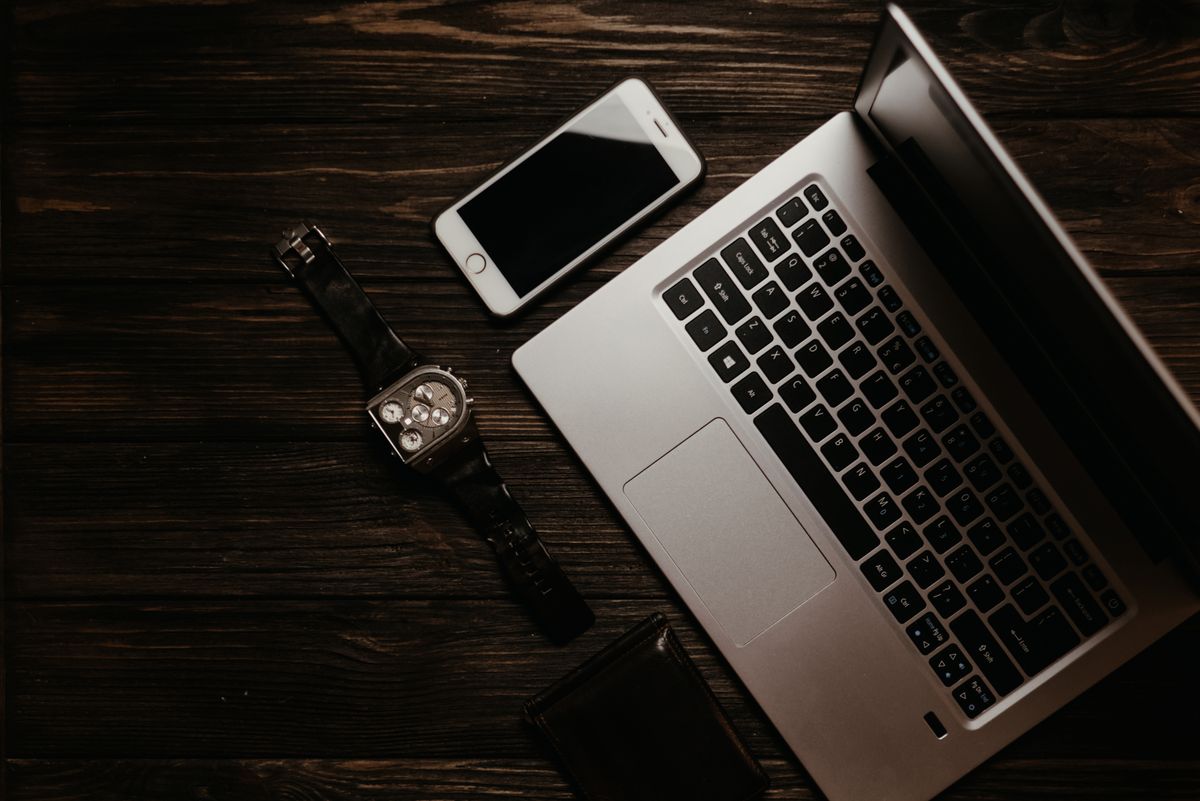 Laptop, smartphone and hardware wallet setup used for cryptocurrency research