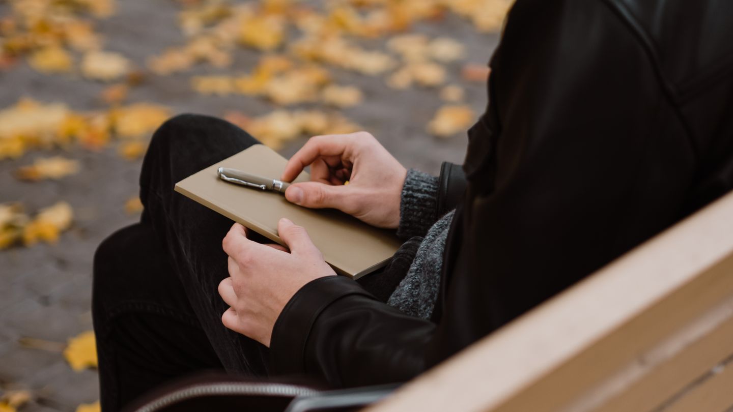Le journaling en automne 2026 : un outil concret pour la santé mentale