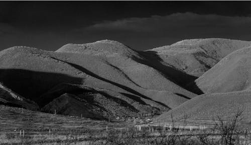 無料 山, 白黒, 絶景の無料の写真素材 写真素材