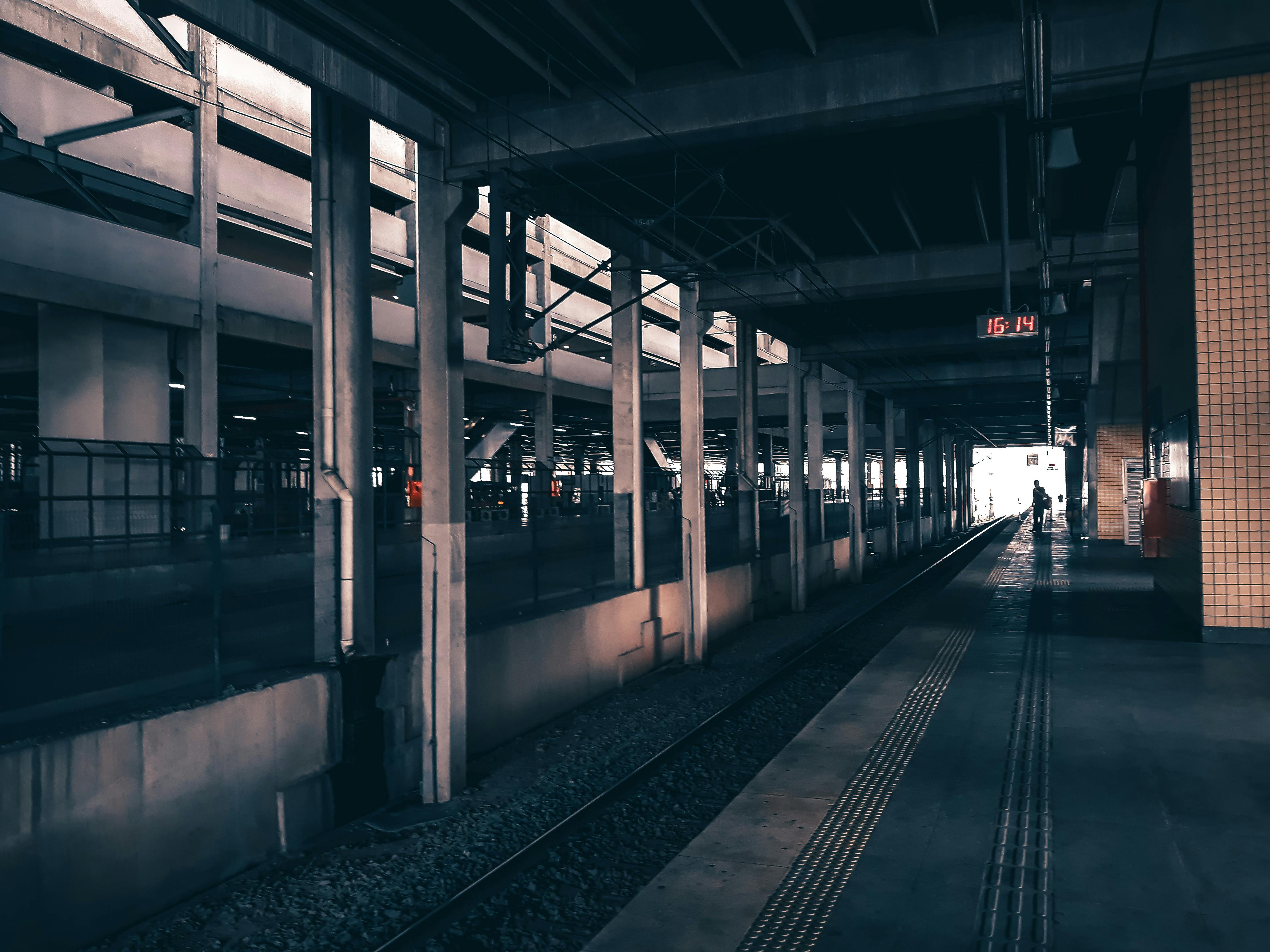 Gray Metal Railroad · Free Stock Photo