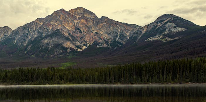 Scenic view of Pyramid Mountain overlooking Pyramid Lake in Jasper National Park, Alberta, Canada.