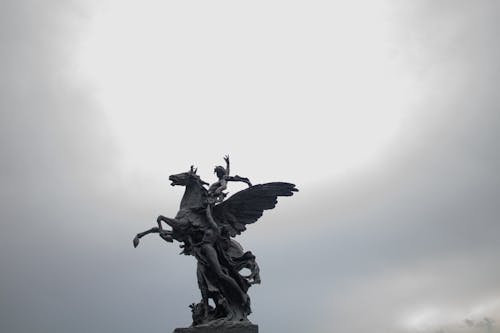 Fotos de stock gratuitas de blanco y negro, estatuilla, histórico