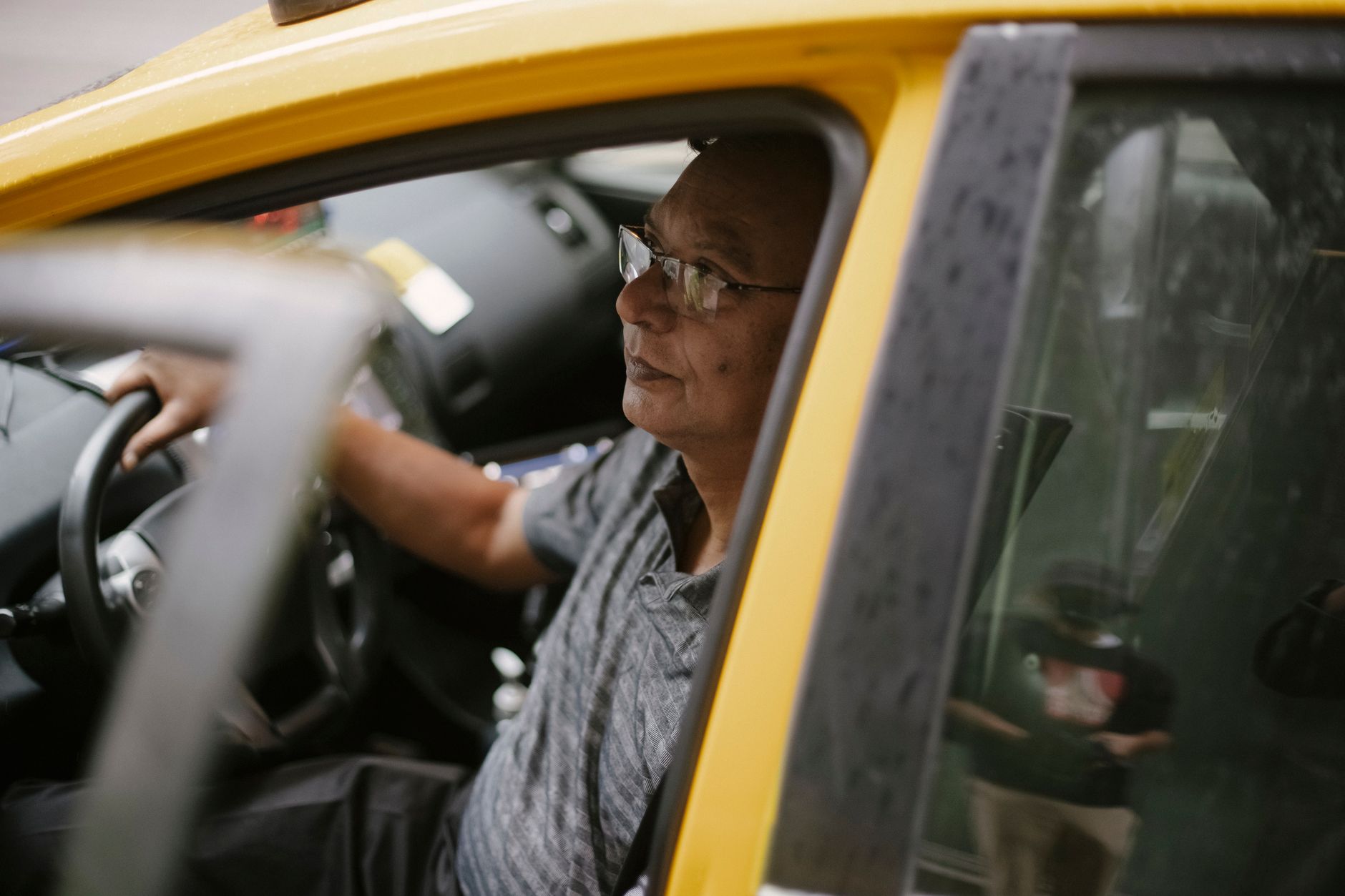 Accident pe strada Milcov – Doi taximetriști răniți după ce o șoferiță a pierdut controlul volanului