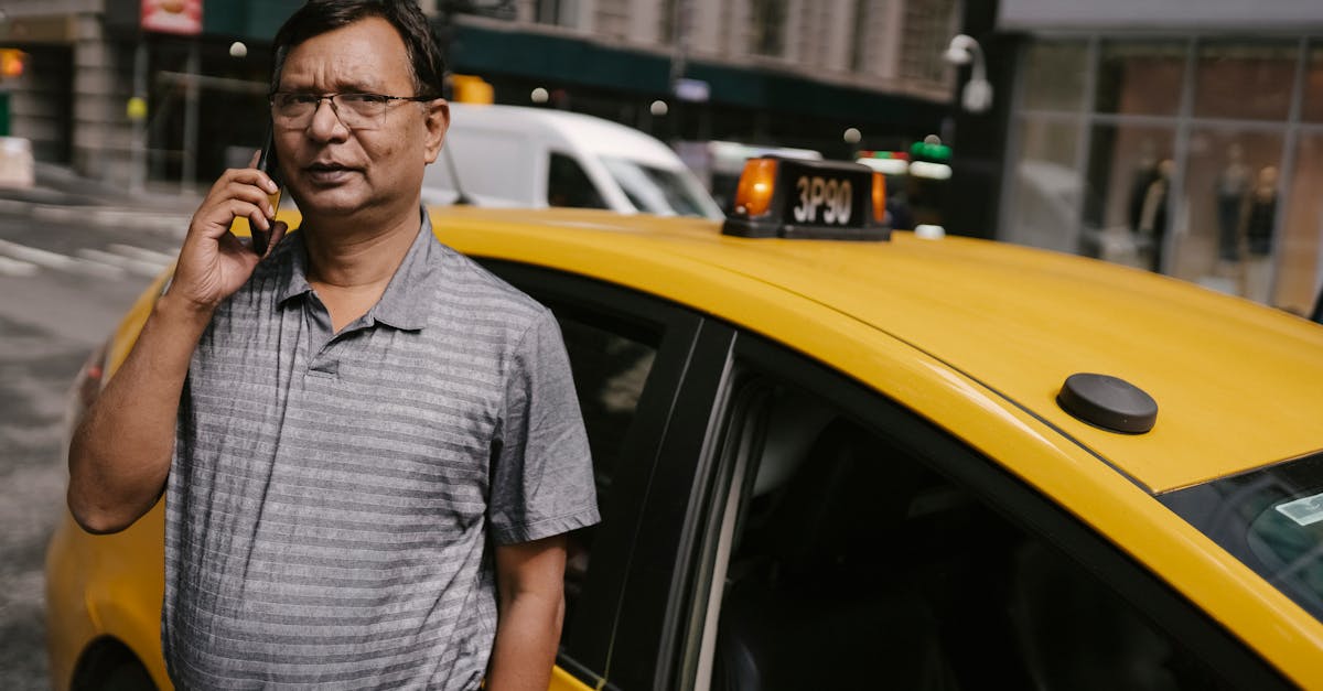 國際:特斯拉首輛Cybercab下線,何時能上路仍存懸念