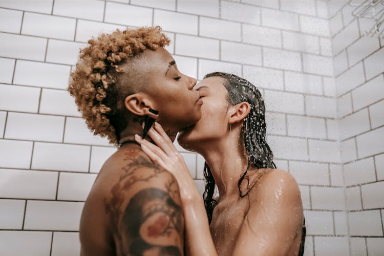 Naked Lesbian Couple Kissing In Shower