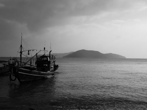 Gratis stockfoto met boot, eenkleurig, grayscale