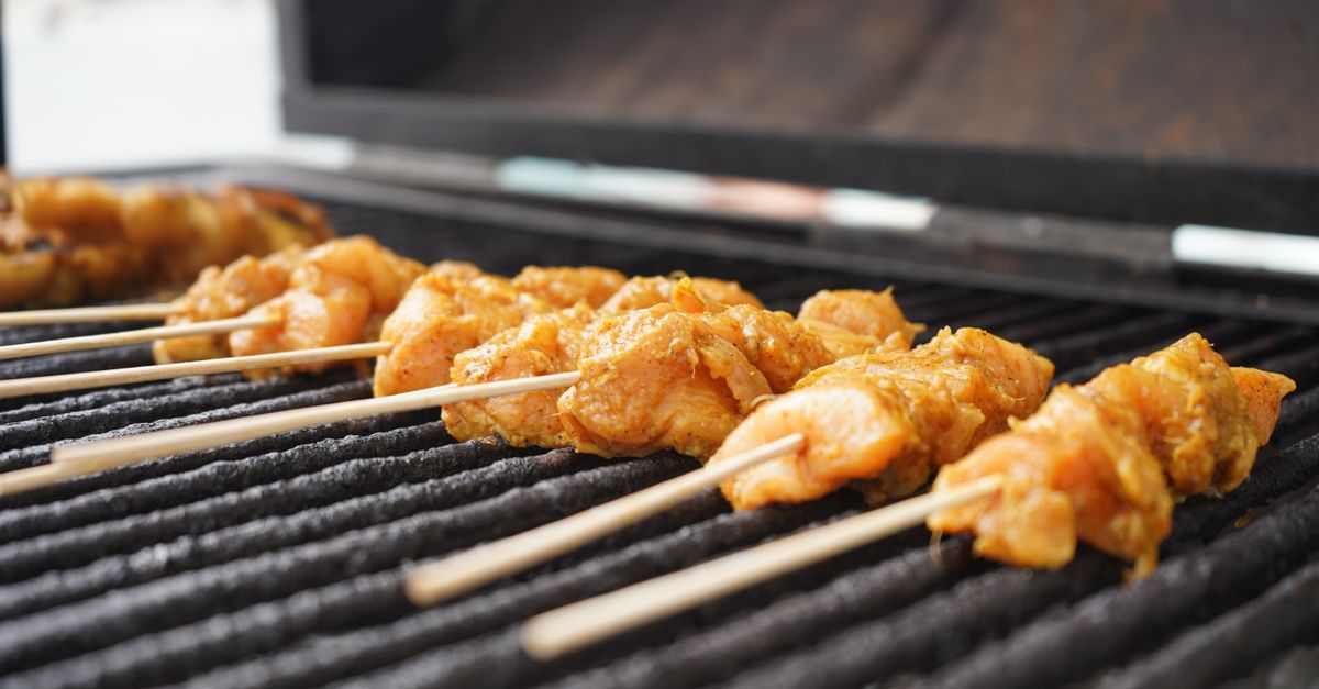 Brochetas de pollo y piña a la plancha Brochetas de pollo y piña a la plancha