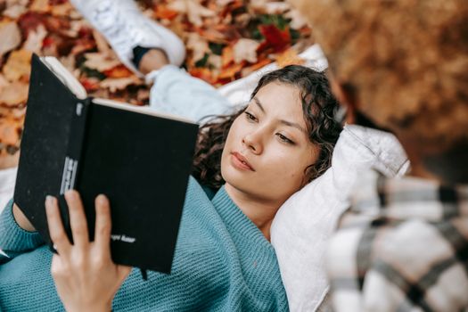 reading novel