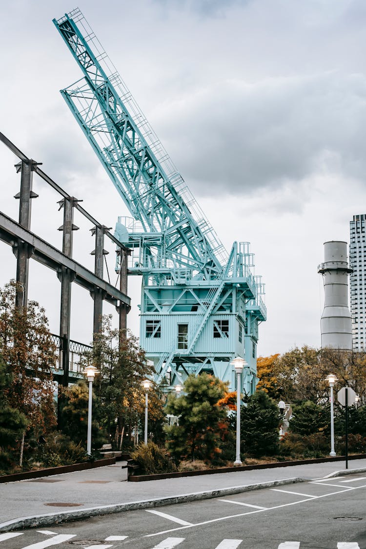 High Gantry Crane In Green Park