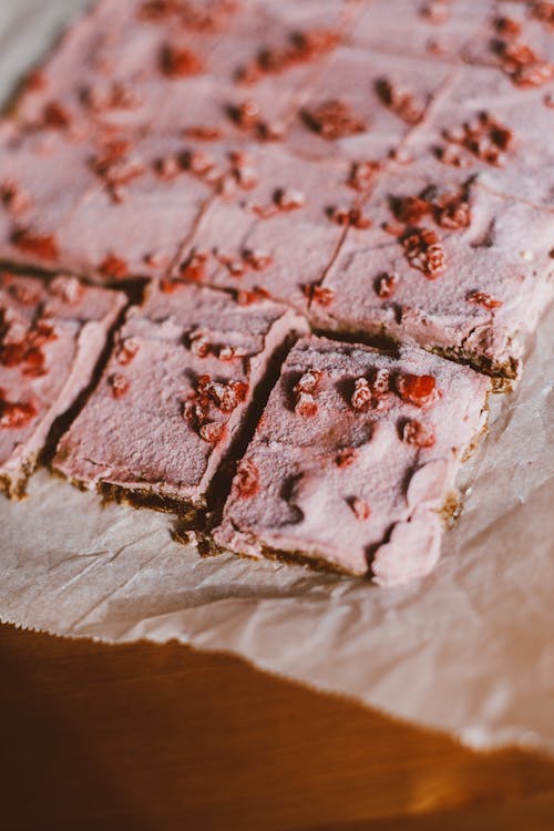 Foto profissional grátis de alimento, bandeja, biscoitos