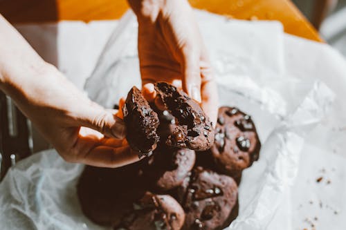 Gratis arkivbilde med bakverk, breaking, cookie