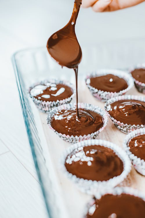 Fotobanka s bezplatnými fotkami na tému čokoláda, cupcake, lyžica