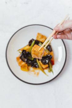 Pappardelle aux céréales complètes et légumes rôtis