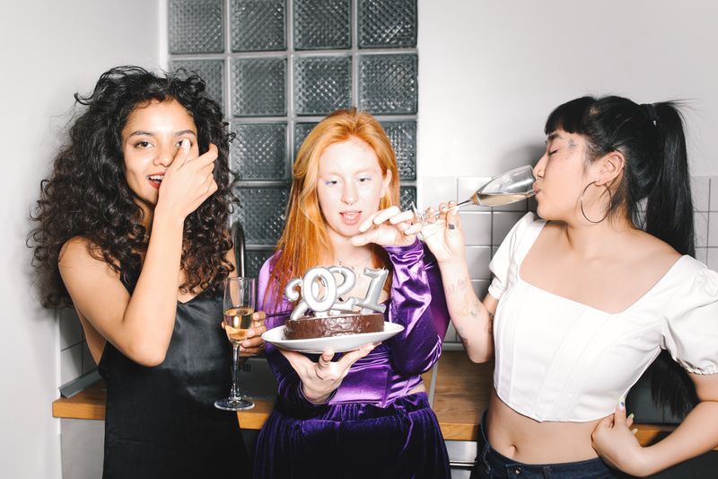 Oud en nieuw met een kleine groep: hapjes en drankjes zonder de hele avond keukenwerk