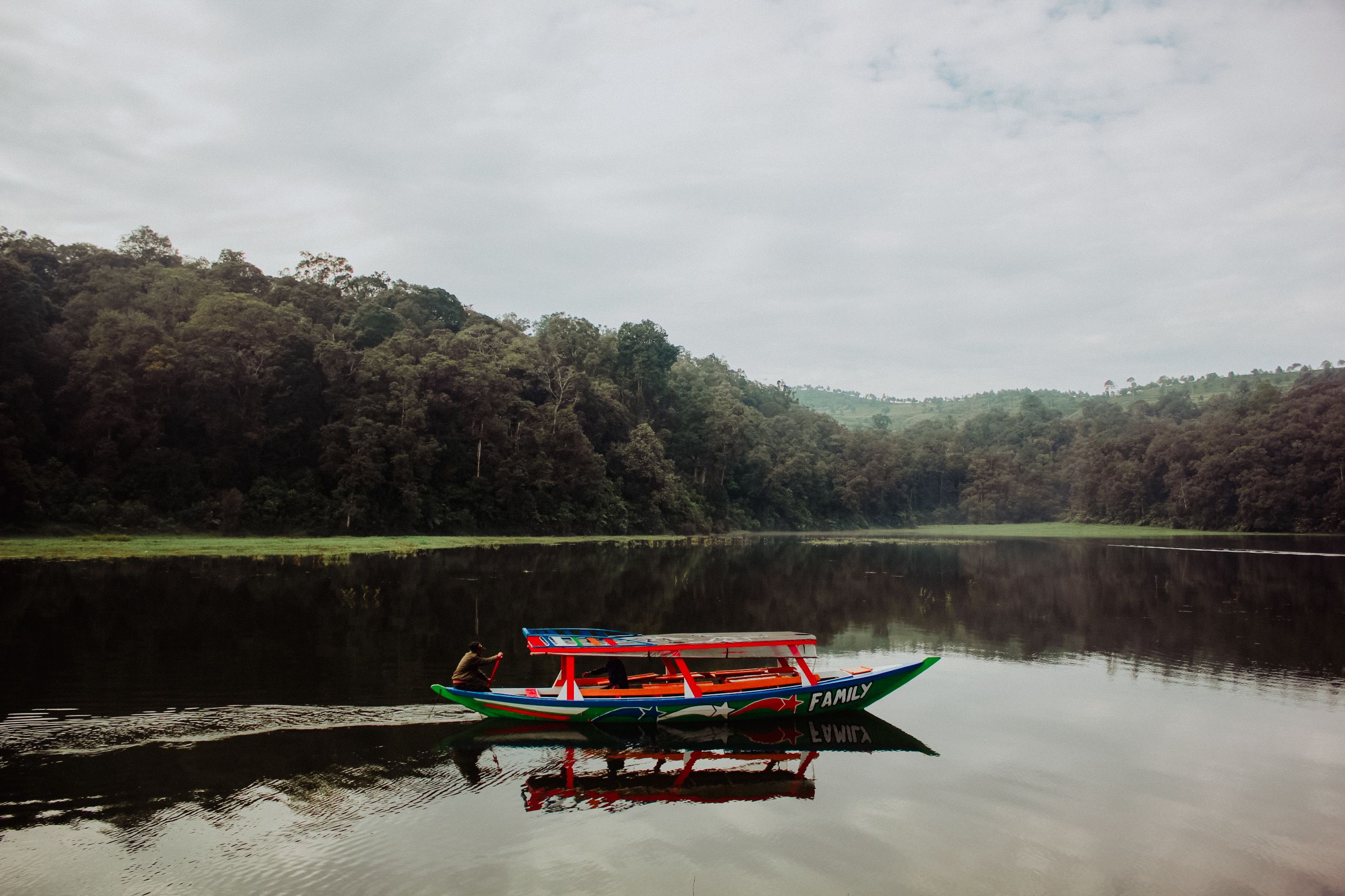 Situ Gede Singaparna di Pagi Hari: Wisata Air Tenang dan Lanskap Pedesaan yang Masih Asri