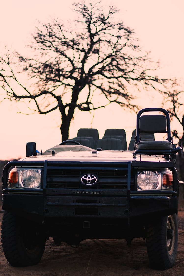 Front View Toyota Land Cruiser Safari Vehicle