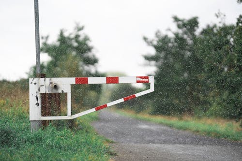 Fotobanka s bezplatnými fotkami na tému asfalt, bariéra, bezpečnosť