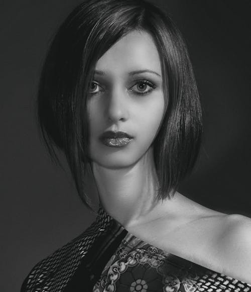Free Black and White Portrait of a Woman with Short Hair Stock Photo