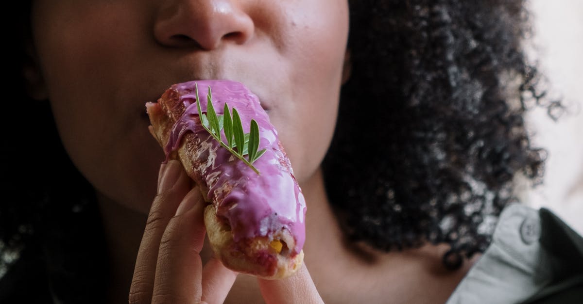 Why do I sneeze after eating dark chocolate