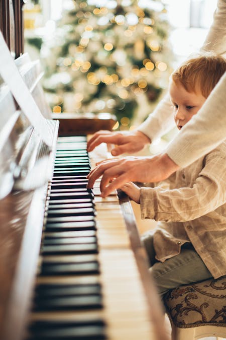 Can a 2 year old play piano?