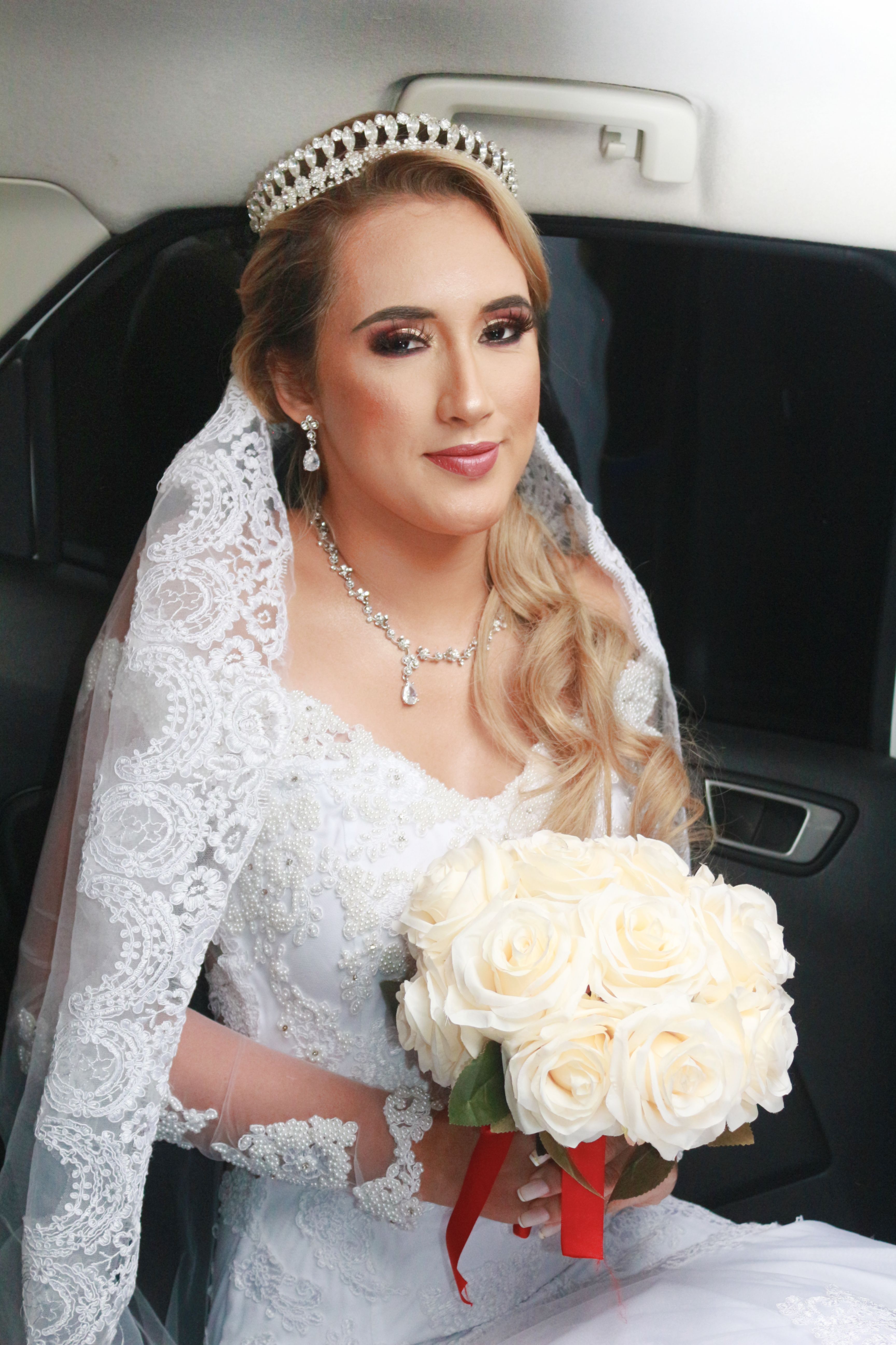 Portrait of Bride in Veil and White Dress · Free Stock Photo